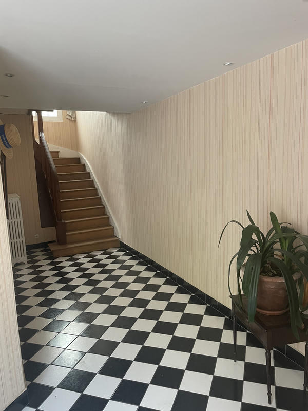 Maison - 250 m² - 6 pièces