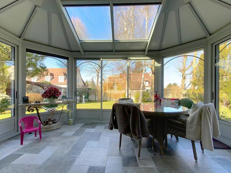 Maison - 181 m² - 7 pièces