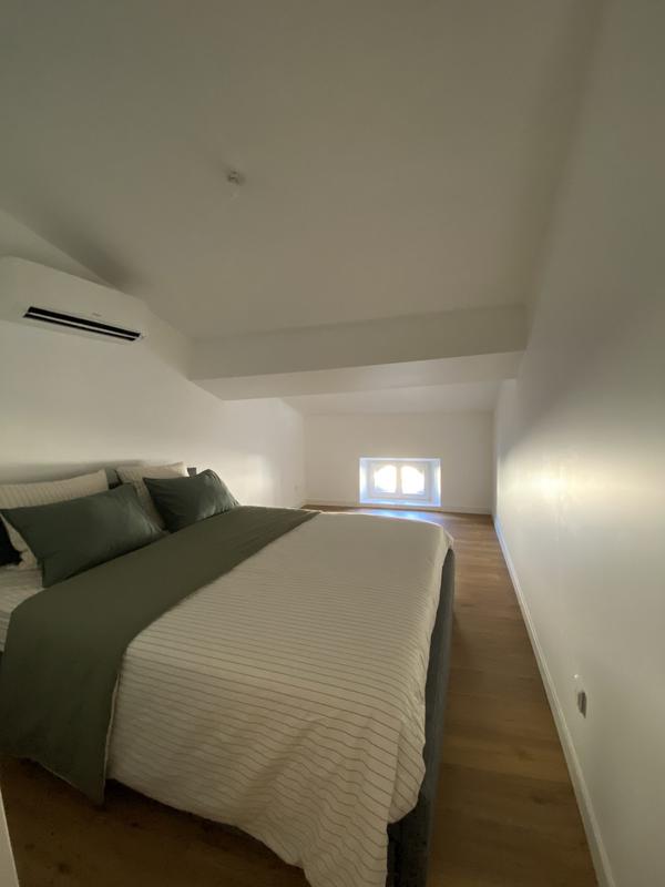 Appartement - 90 m² - 3 pièces