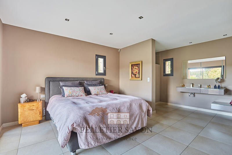 Maison - 200 m² - 6 pièces