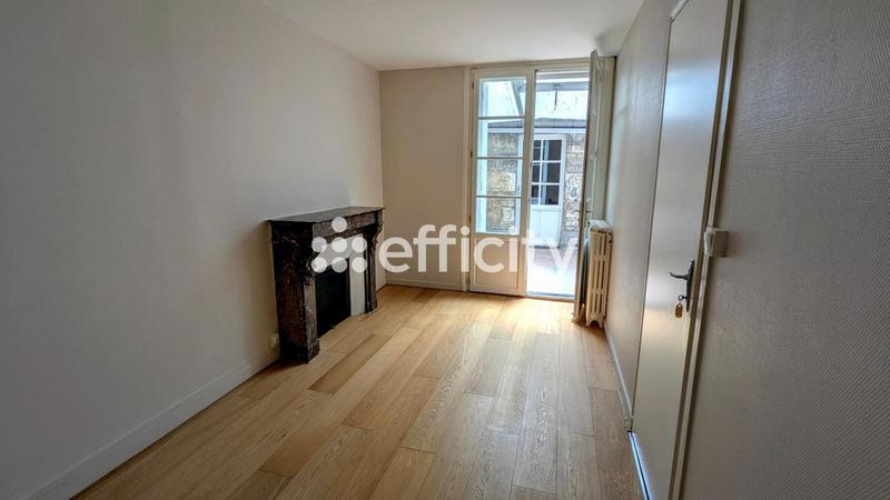 Maison - 201 m² - 7 pièces