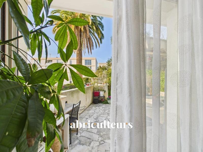 Appartement ancien - 72 m² - 3 pièces