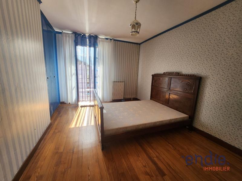 Maison - 186 m² - 8 pièces