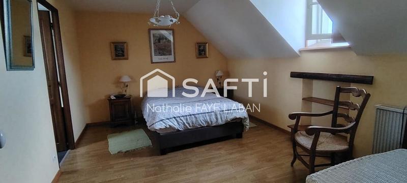 Maison - 325 m² - 8 pièces