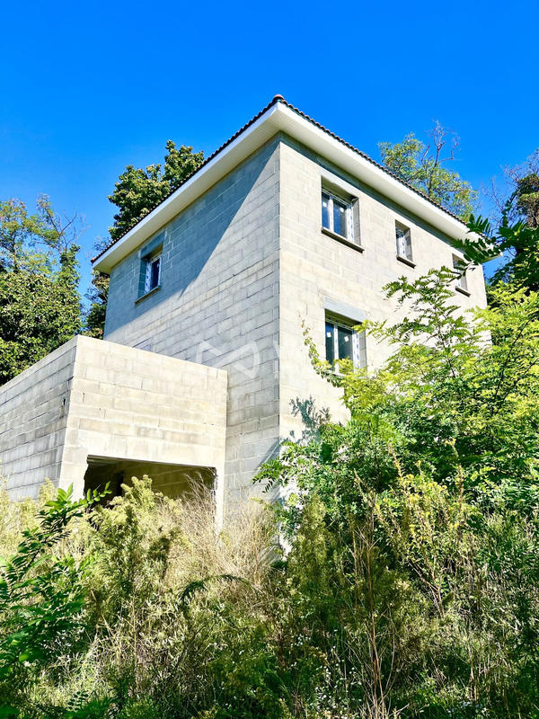 Maison - 90 m² - 1 pièce