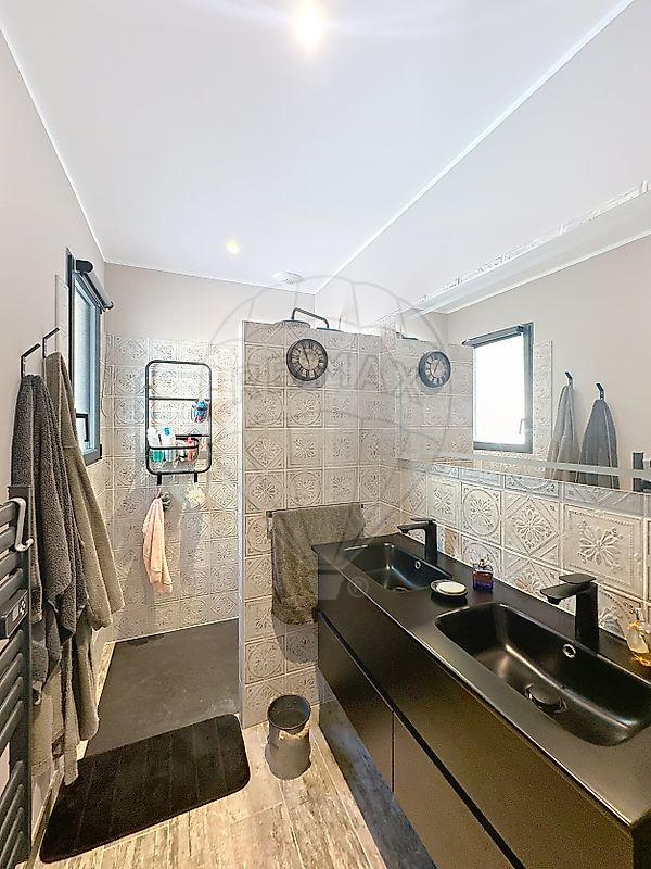 Maison - 105 m² - 4 pièces