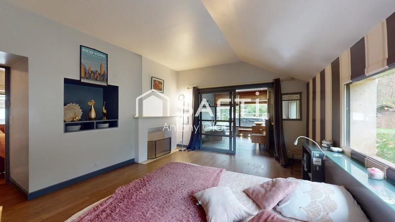 Maison - 367 m² - 16 pièces