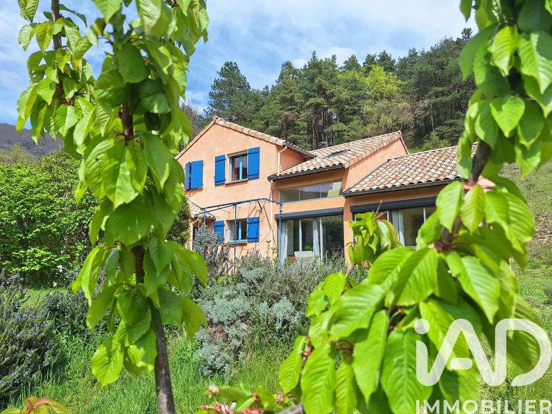 Maison - 153 m² - 7 pièces