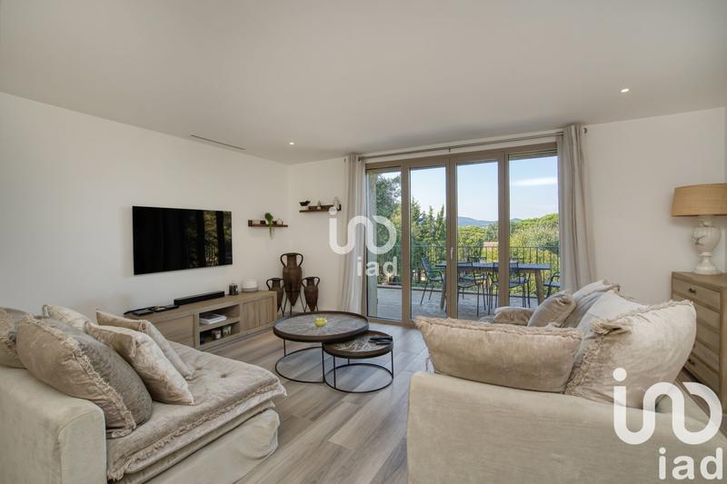 Maison - 220 m² - 6 pièces