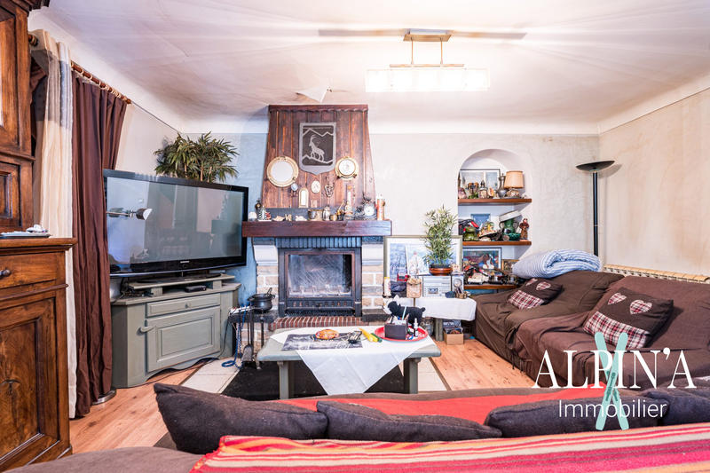 Maison - 304 m² - 5 pièces