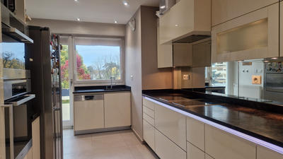 Appartement - 141 m² - 6 pièces