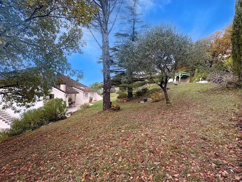 Maison - 143 m² - 5 pièces