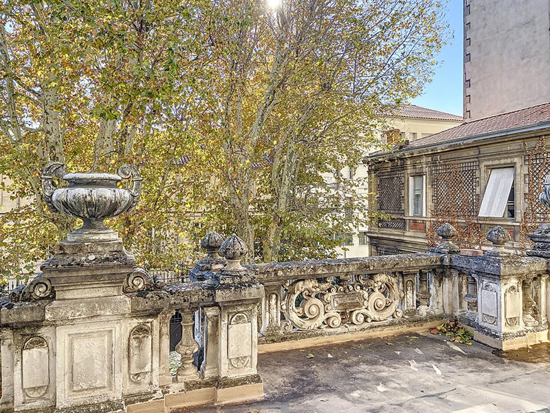 Demeure - 1 143 m² - 30 pièces