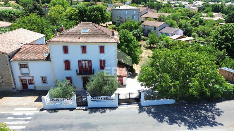 Maison - 368 m² - 15 pièces