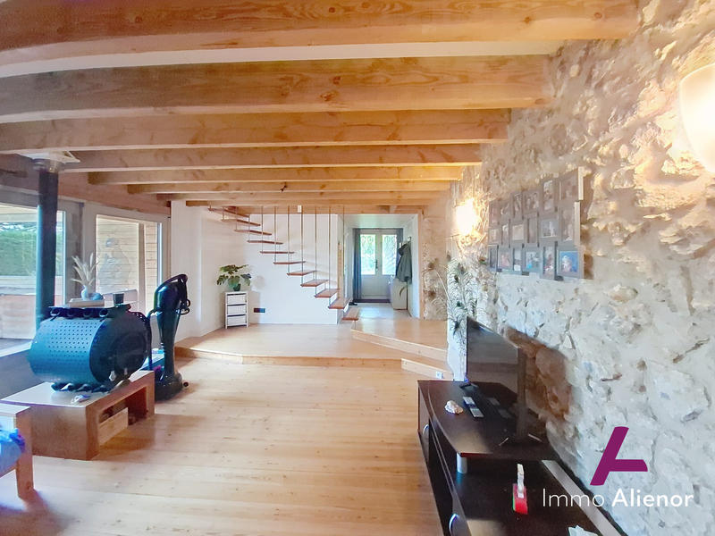 Maison - 169 m² - 5 pièces