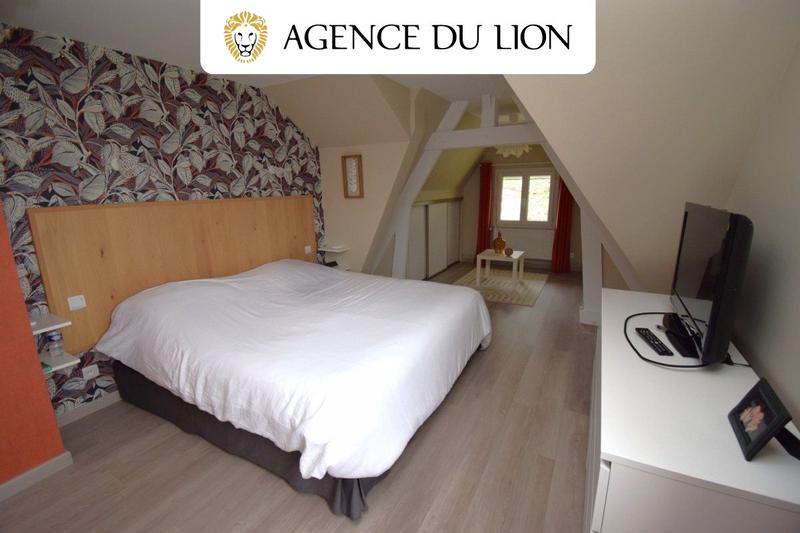 Maison - 217 m² - 8 pièces