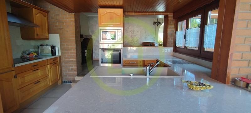 Maison - 90 m² - 5 pièces