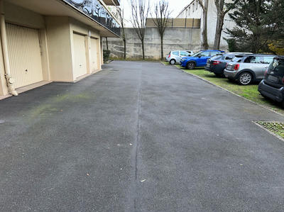 Parking / Garage - 11 m²