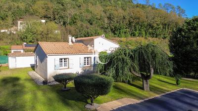 Maison - 97 m² - 5 pièces