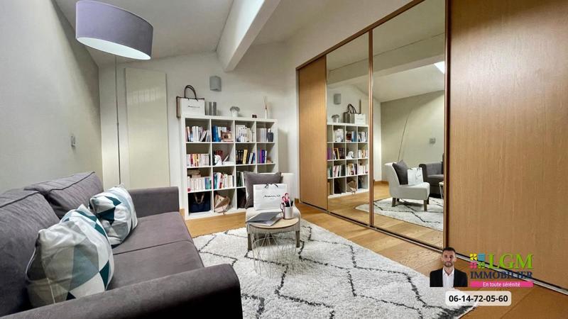 Duplex - 211 m² - 5 pièces