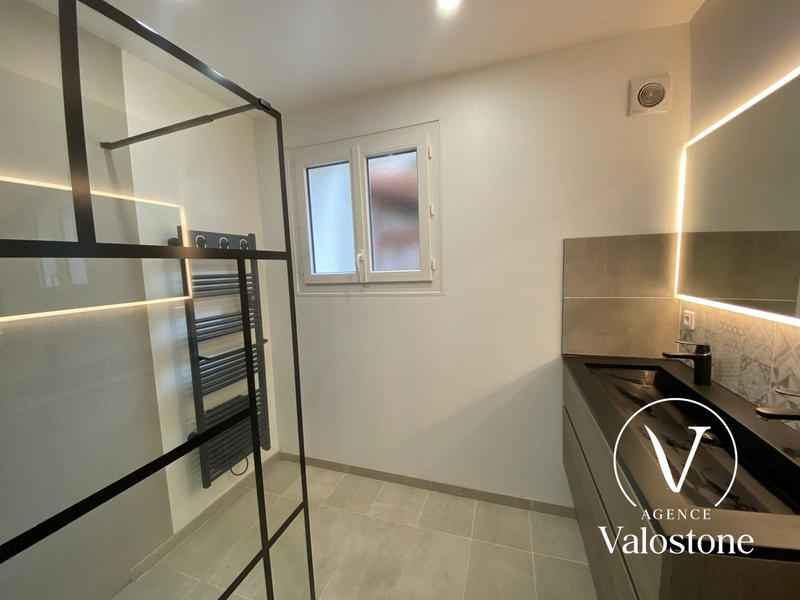 Maison - 181 m² - 8 pièces