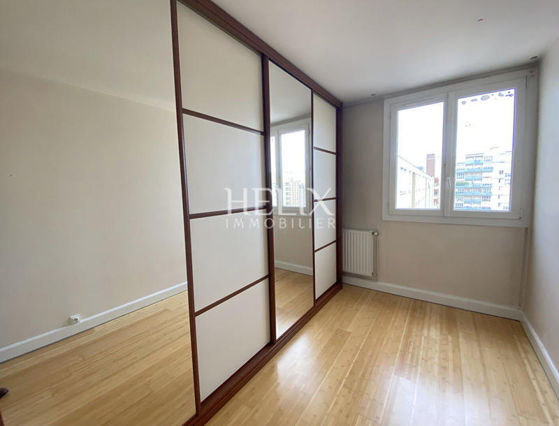 Appartement - 80 m² - 5 pièces