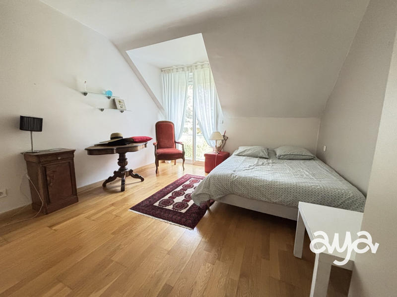 Maison traditionnelle - 156 m² - 5 pièces