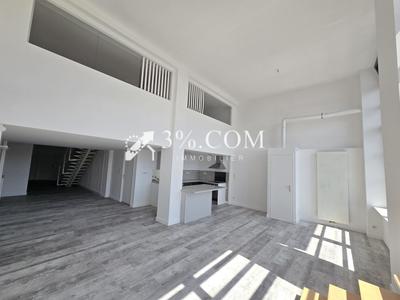 Loft - 133 m² - 4 pièces