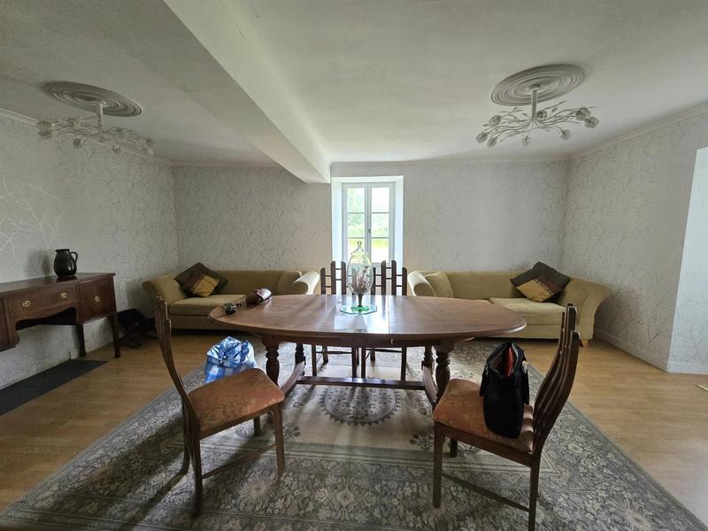 Maison - 336 m² - 10 pièces