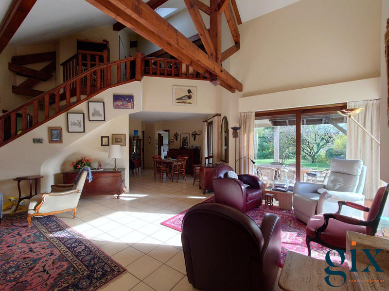 Maison - 160 m² - 6 pièces