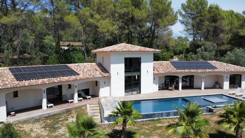 Villa - 250 m² - 6 pièces