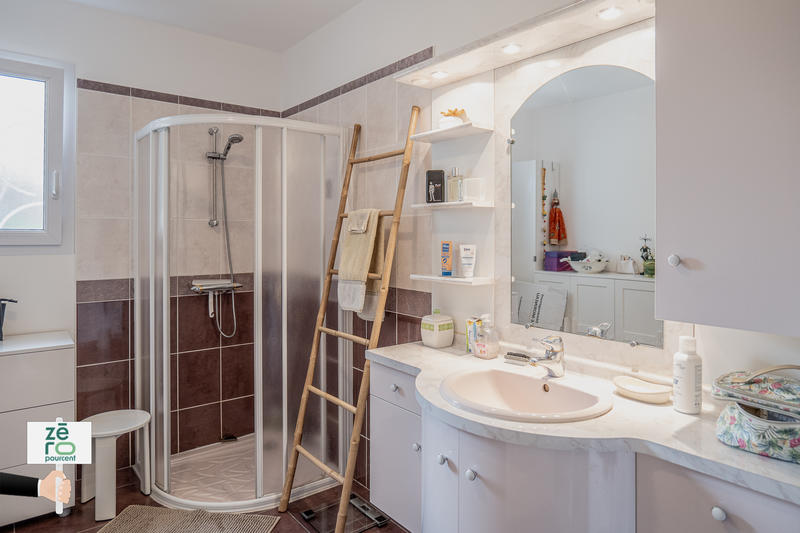 Maison - 233 m² - 7 pièces