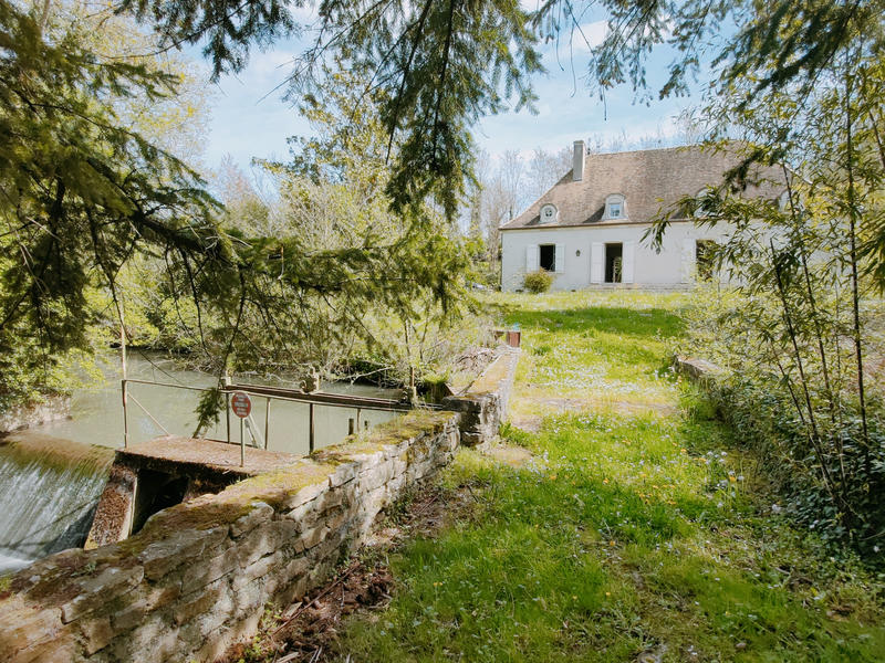 Maison - 279 m² - 8 pièces
