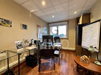 Bureau - 162 m² - 9 pièces