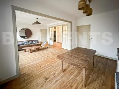 Maison de ville - 263 m² - 9 pièces