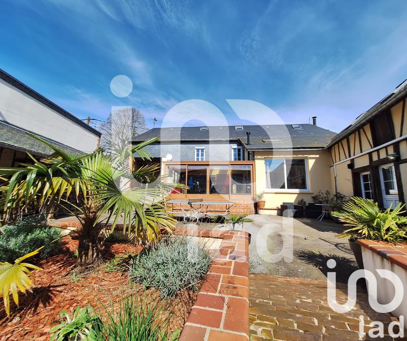 Maison - 425 m² - 12 pièces