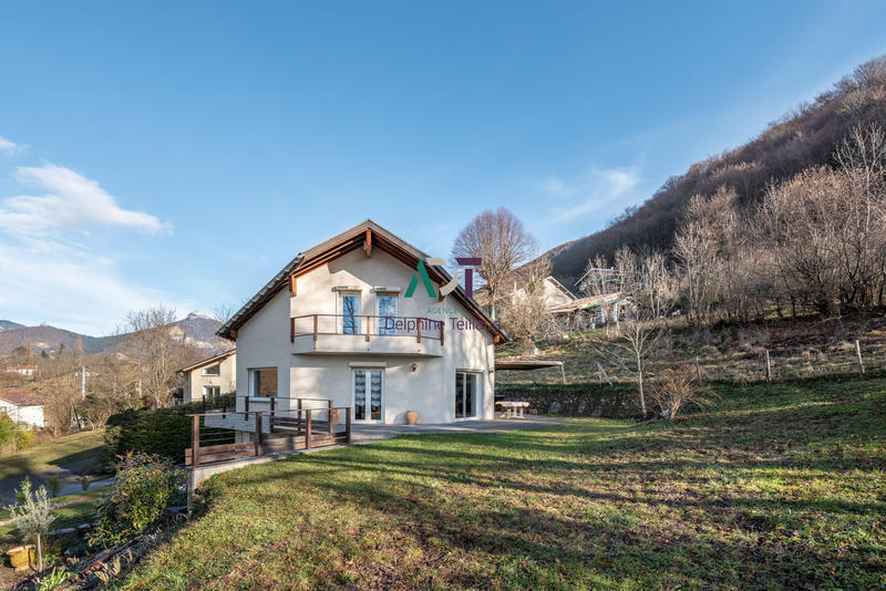 Maison - 158 m² - 6 pièces