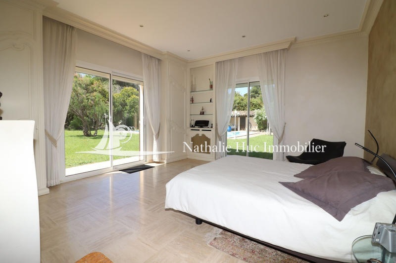 Maison - 280 m² - 8 pièces