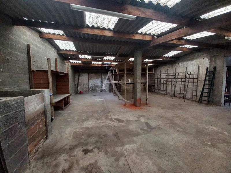 Local d'activité / Entrepôt - 222 m²