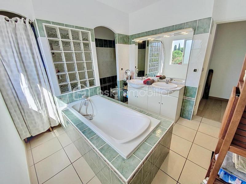 Villa - 178 m² - 6 pièces