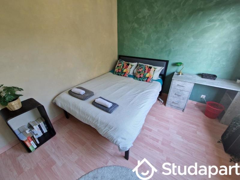 Chambre - 11 m² - 1 pièce