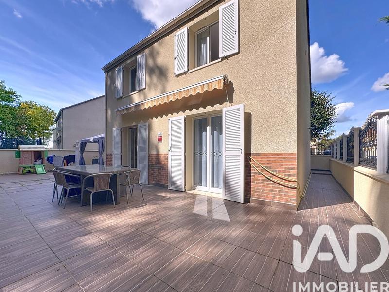 Maison - 140 m² - 5 pièces