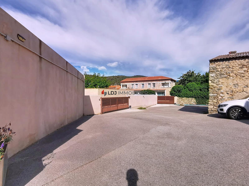 Maison - 196 m² - 5 pièces