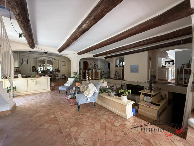 Maison - 336 m² - 12 pièces