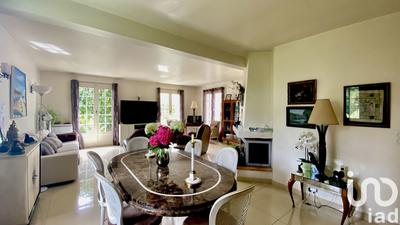 Maison - 230 m² - 5 pièces