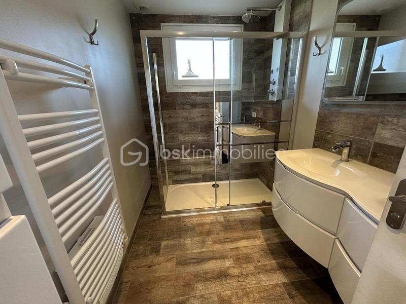 Maison - 206 m² - 8 pièces