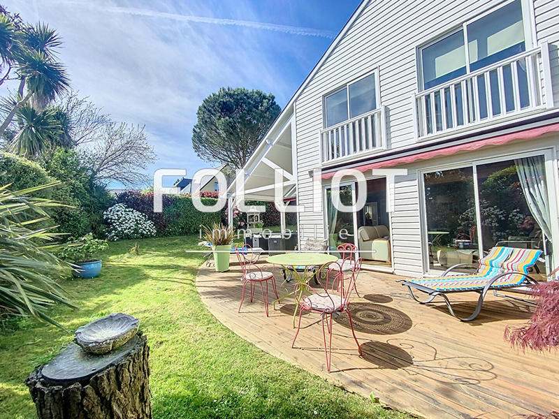 Maison - 140 m² - 8 pièces