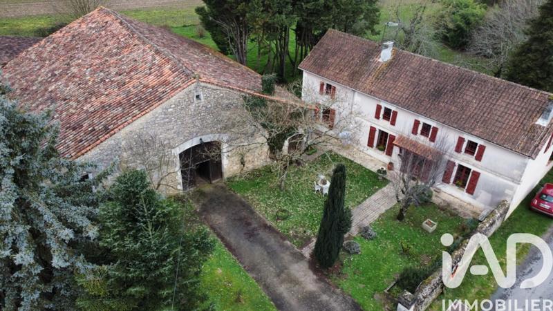 Maison - 200 m² - 7 pièces