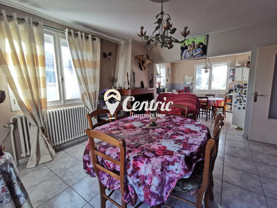 Maison - 79 m² - 6 pièces
