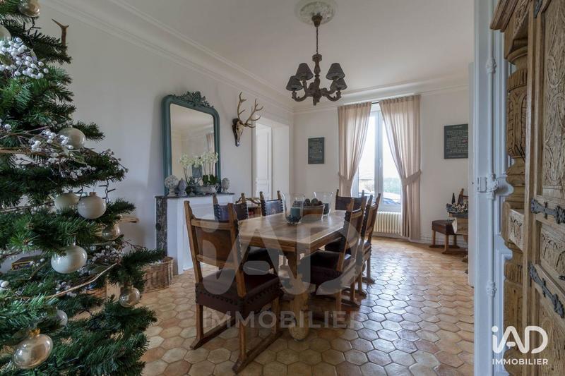 Maison - 283 m² - 12 pièces